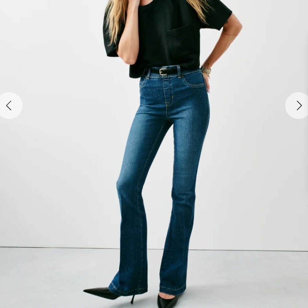 SPANXshape™ Original EveryWear
Flare Jeans